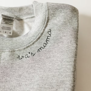 Custom Embroidered Mama Sweatshirt, Custom Name Sweatshirt, Gift for Mom, Custom Mom Gift, Personalized Sweatshirt, New Mom Gift, Mama gift Grey