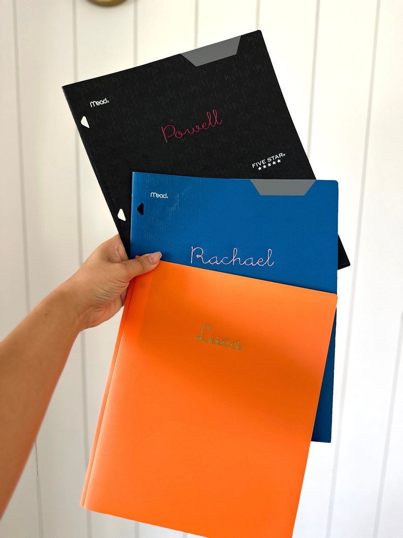 Cartelle ricamate per il ritorno a scuola, cartellette per il ritorno a scuola, organizzazione, regalo per l'insegnante, regalo per il ritorno a scuola immagine 1