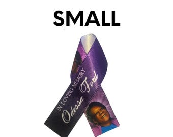 Conjunto de más de 10 pequeños recuerdos de cinta personalizados con alfileres de cualquier color para funerales