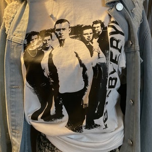 Bye Bye Bye / Disponible en camiseta, cuello redondo, sudadera con capucha, camiseta sin mangas, manga larga