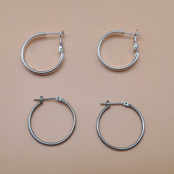 2 Pairs of Hoop Earrings - image 1