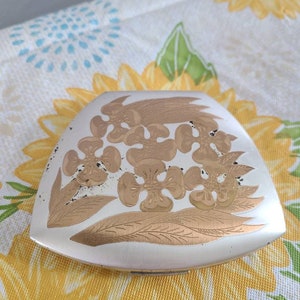 Vintage Makeup Compact.