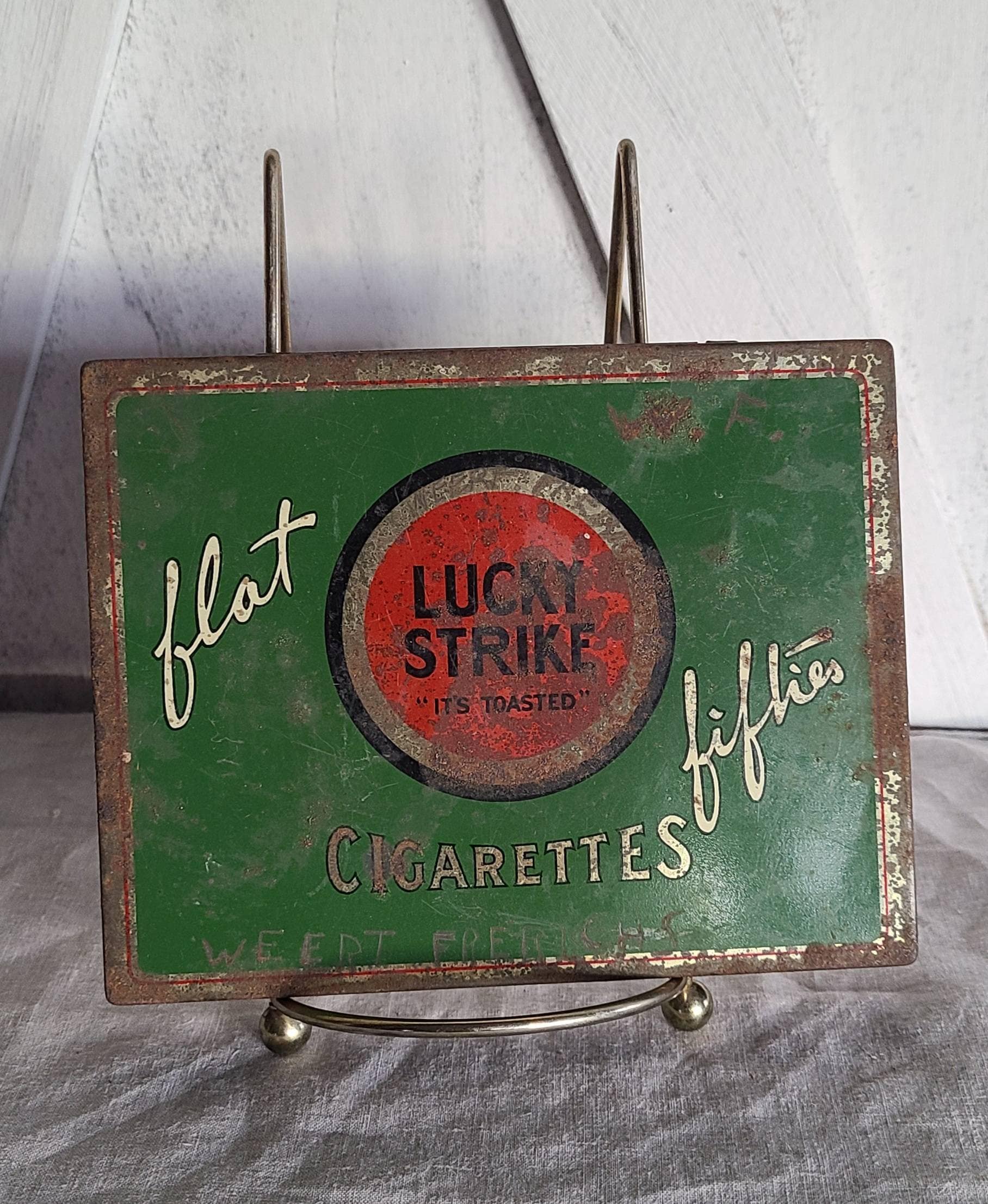 Flat Cigarettes