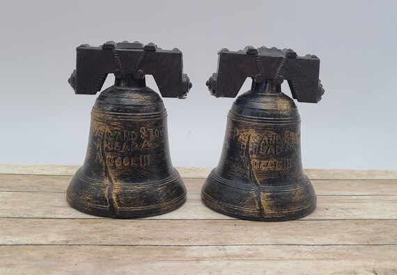 Vintage Liberty Bell Salt and Pepper Shakers - Etsy