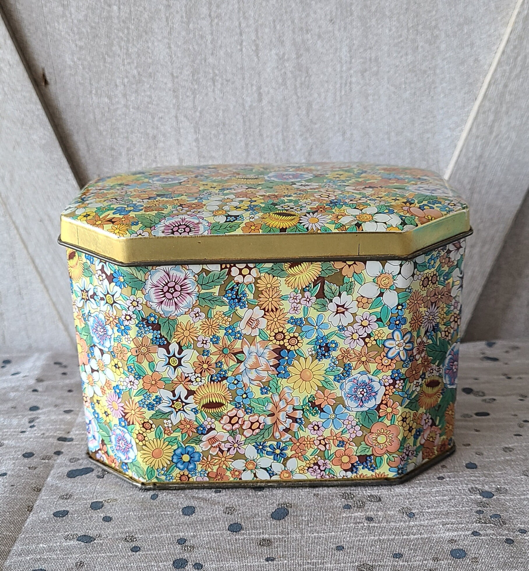 Tin decorative containers deals