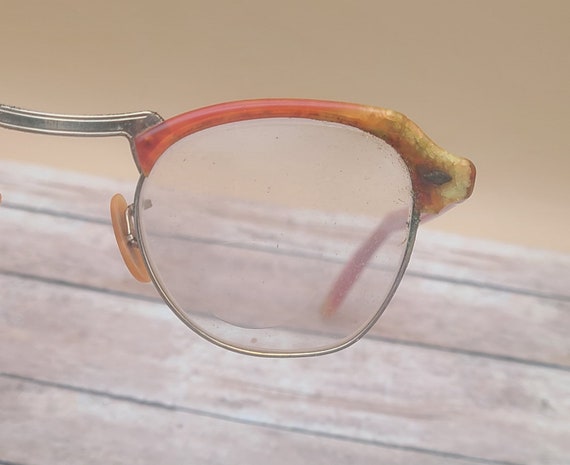 Vintage eyeglasses with case - image 6