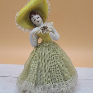 Vintage Porcelain Figurine.
