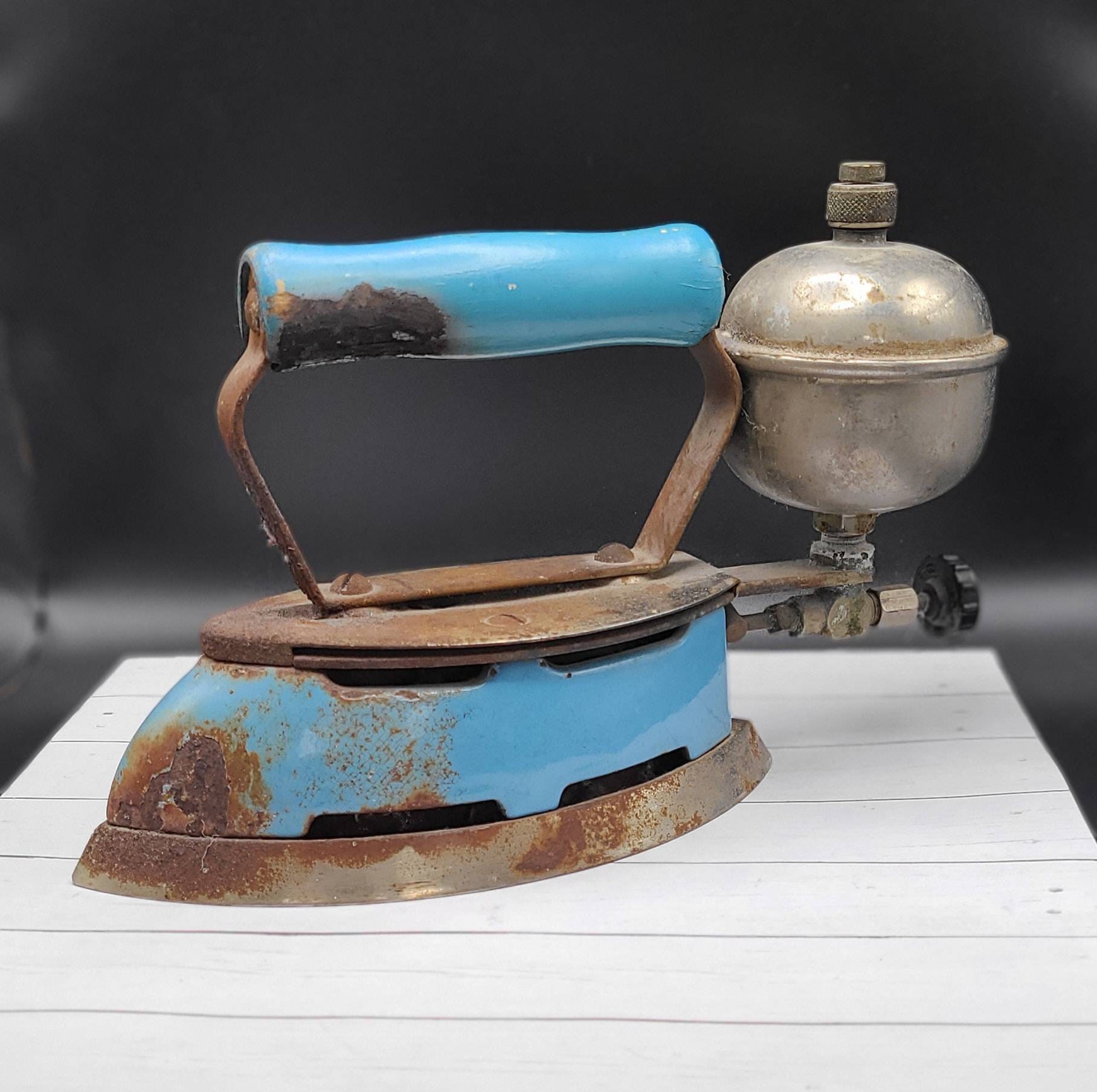 Vintage Coleman Steam Iron in Beautiful Chippy Blue. - Etsy