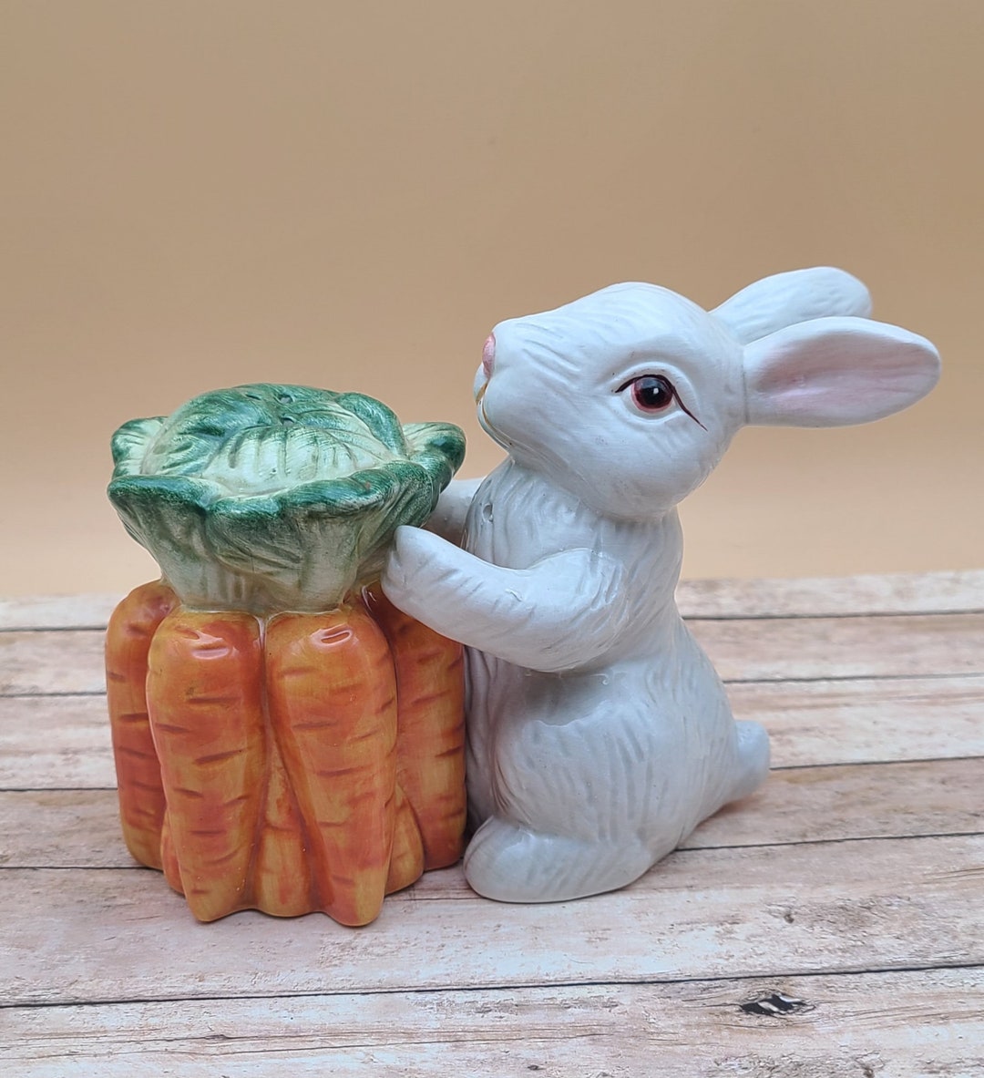Salt Rabbit Vintage Bunny Rabbit and Carrots Salt and Pepper Shakers - Etsy