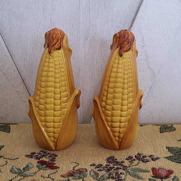 Vintage Ear of Corn Salt and Pepper Shakers.