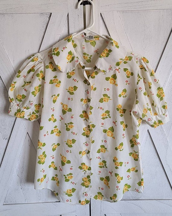 Vintage 1970s girls button up, blouse.
