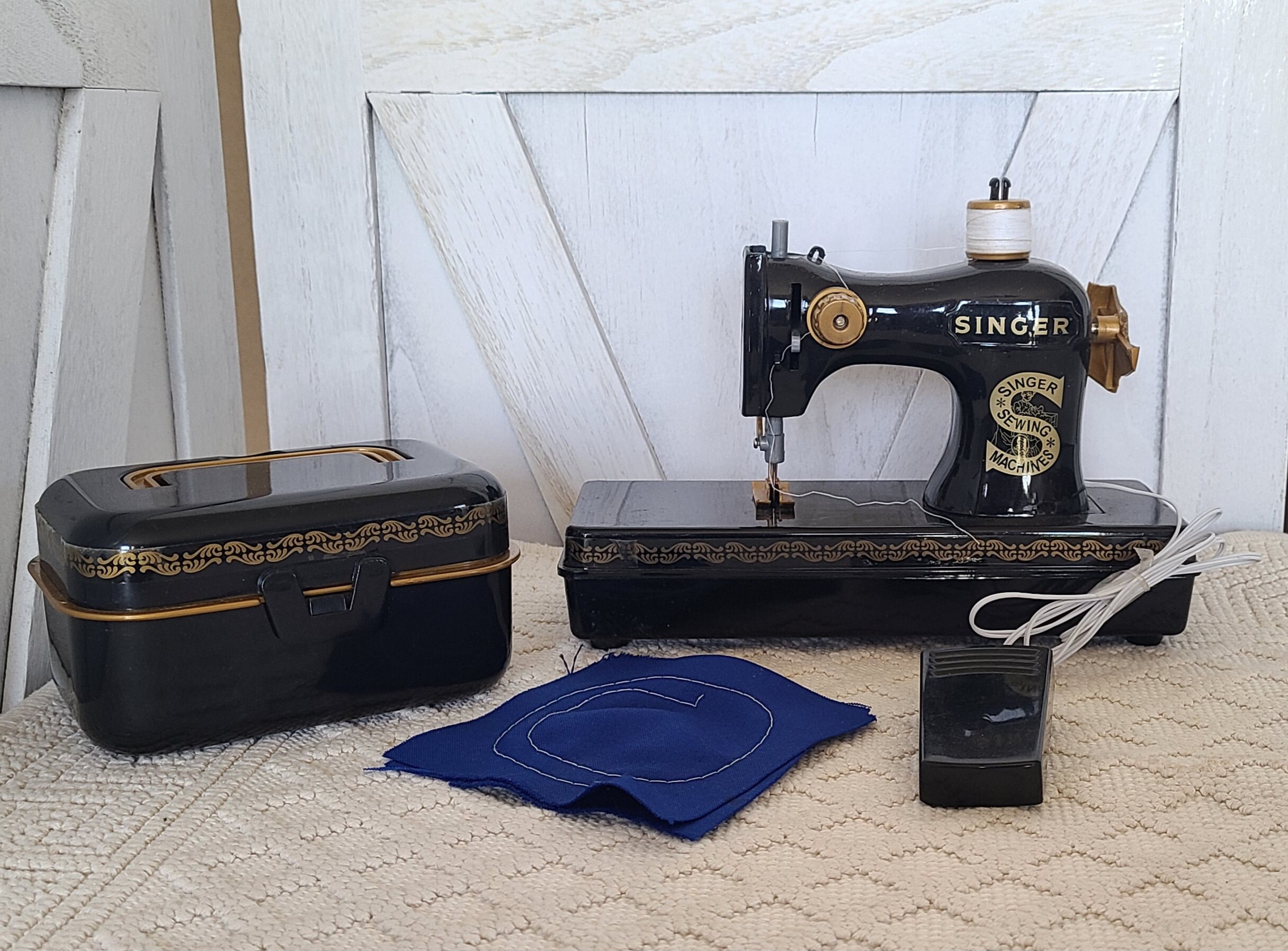 New Singer Sewing Machine 13 3/4 V Belt 193066 for 15 66 99 127 128 w  SPOKED Wheel