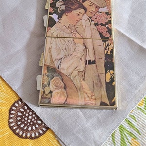 Vintage unique compact mirror.