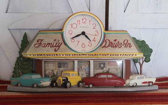 family drive-in ヴィンテージアメリカンインテリア 時計 Vintage Family Drive in Wall Clock. - Etsy