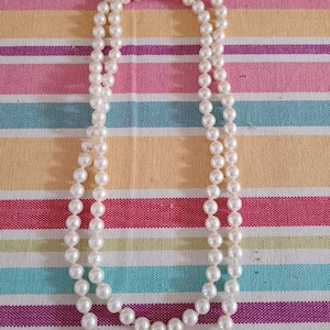 Vintage Faux Pearl Necklace.