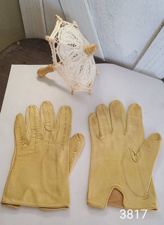 Vintage womens leather gloves. - image 5