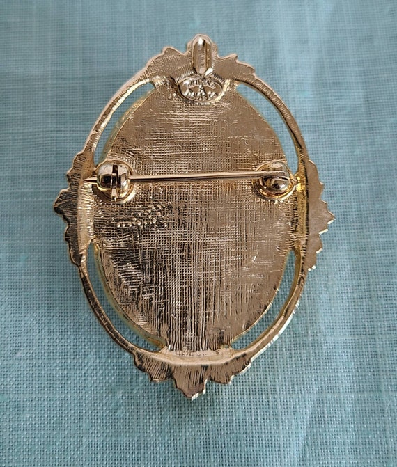 Pele Collection Flower Shell Pin. - image 2