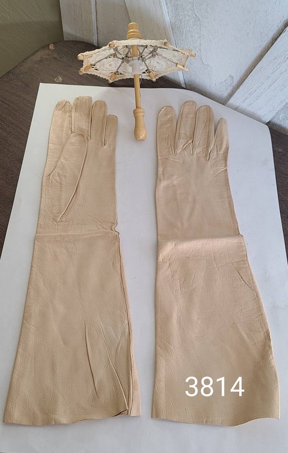 Vintage womens leather gloves. - image 3