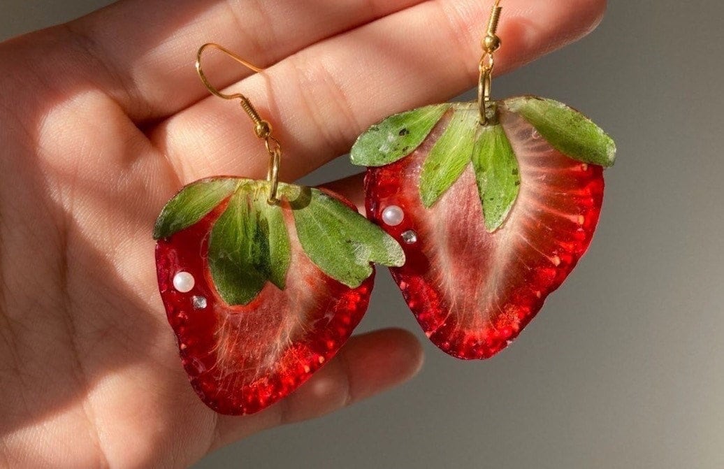 Real strawberry Earring/Fruit earring /high quality Earring /Birthday gift /Valentine‘s Day gift/ gift for mom/jewelry for spring and summer