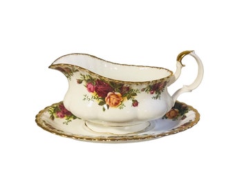 Vintage Royal Albert Old Country Rose gravy boat with under plate bone china England, gorgeous serving piece . Mint condition.
