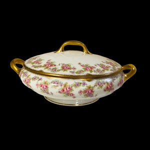 Beautiful vintage Limoges Elite France covered vegetable dish/tureen pink roses with gold trim and gold gilt handles, mint condition.