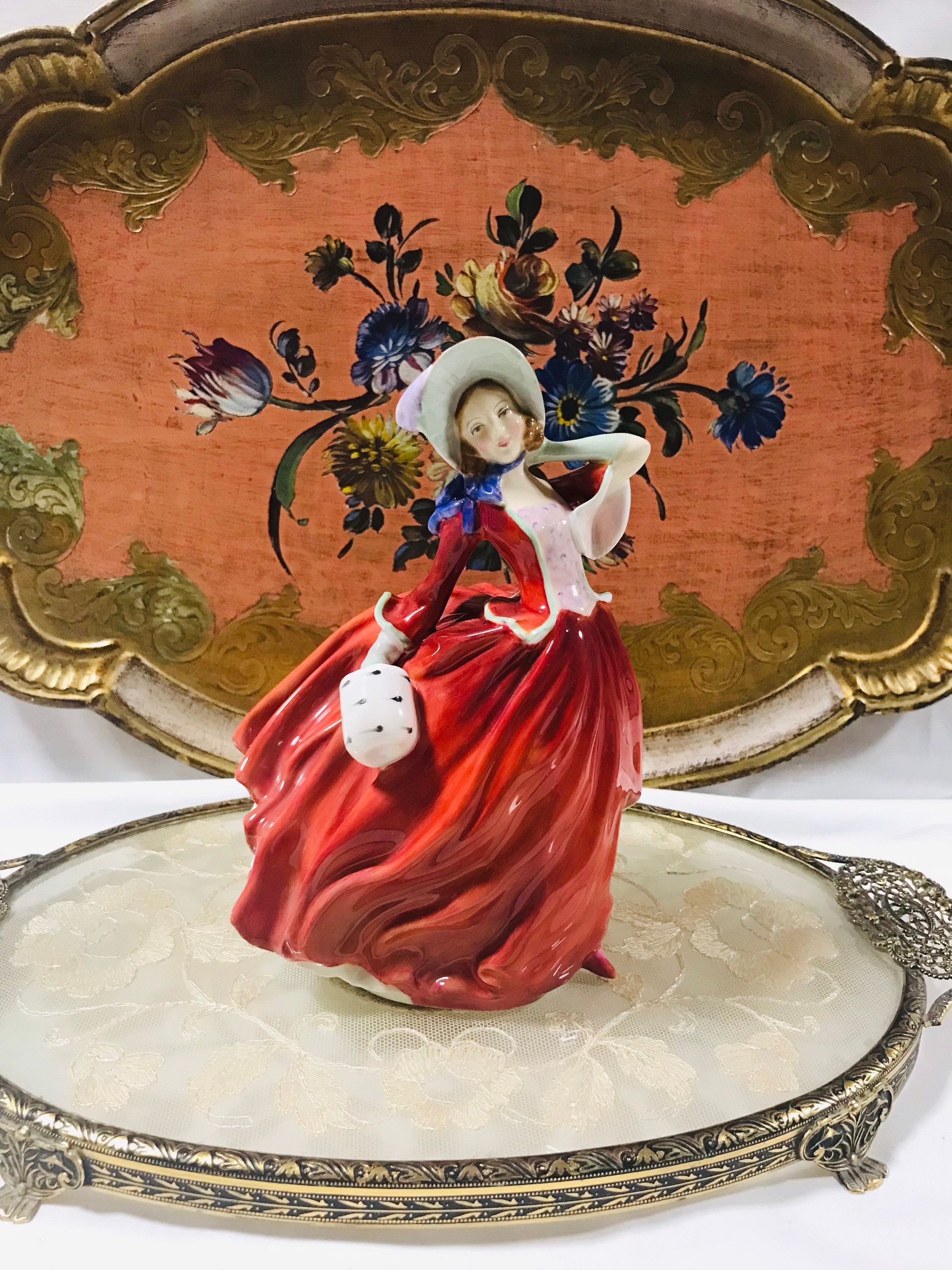 Vintage Royal Doulton Figurine Autumn Breeze , H.N 1934, Bone 