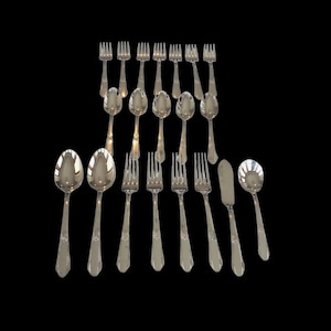 Vintage 20 pieces Northumbria 1940’ sterling silver cutlery set spoons, forks, butter knife, 679grams, no monogrammed.