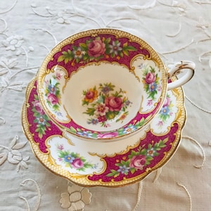 Beautiful Foley dark pinktea cup and saucer with pink roses, Made in England, tea drinker gift for her