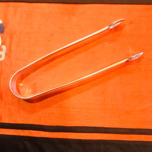 Vintage Sterling Silber 925er Silber Zuckerwürfel Zange 28 Gramm mit Monogramm, wertvolles Geschenk
