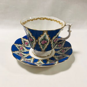 Vintage Royal Albert Royal series Sandringham bone china England tea cup and saucer, cobalt blue with pink roses teacup, collectible gift
