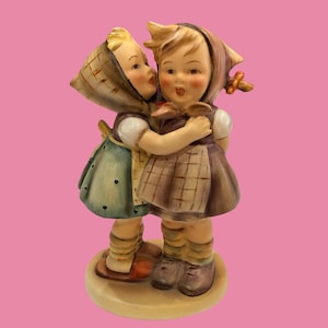 Vintage Goabel Hummel Figur “Telling Het Secret“ 13 cm # 196 Germany Porzellan.