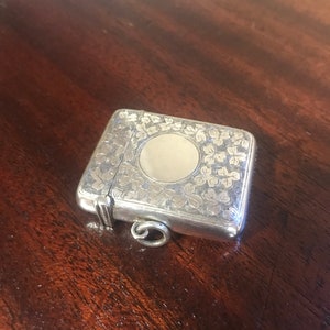 Collectible English ornate full hallmarks sterling silver Match Safe 1911 Chester, 45 grams. Collector piece.