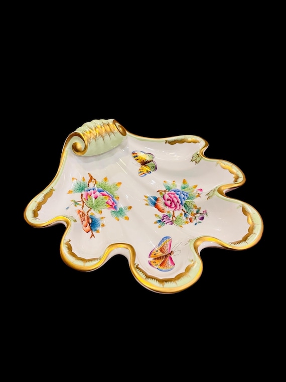 Vintage Herend Hungary Porcelain Hand Painted Large “queen