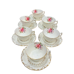 Royal Crown Derby Posies floral 6 Tea Cup and Saucer sets with gold trim bone china vintage England. Beautiful tea cups for Afternoon Tea.