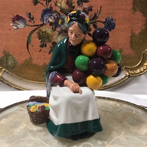 Figurine vintage Royal Doulton Old Balloon Seller, H.N 1315, fabriquée en Angleterre. Bon cadeau pour elle, figurine de collection Figure humaine
