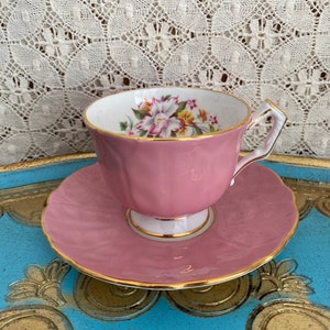 Vintage pink aynsley teacup and saucer with white flowers, collectible English bone china, crocus shape aynsley