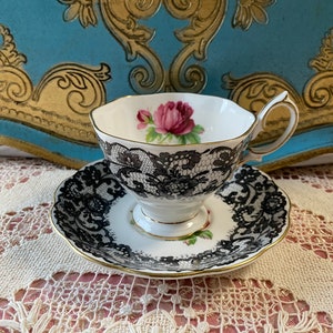 Seltene Royal Albert Senorita Teetasse und Untertasse, schwarze Spitze und rote Rose Teetasse