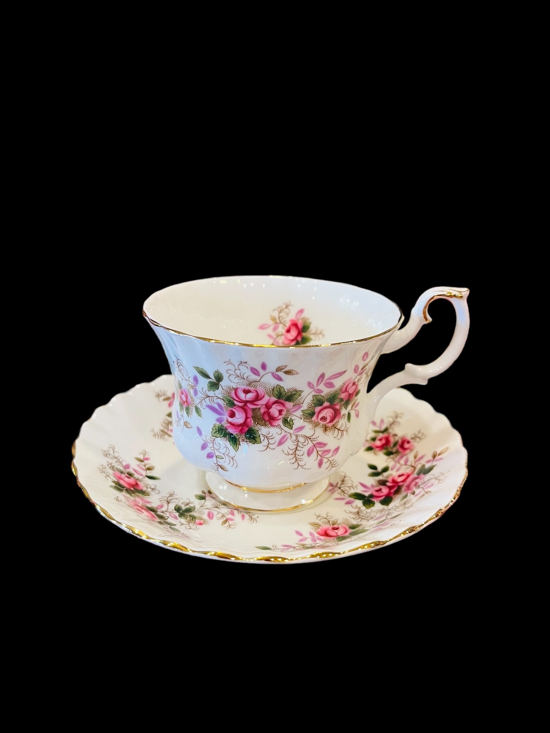 Vintage Royal Albert “Lavender Rose“  tea cup and saucer bone china England,