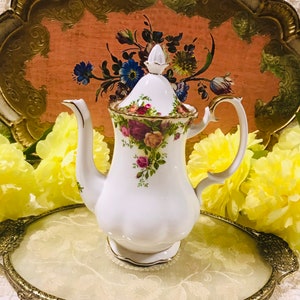 Vintage Royal Albert “Old Country Rose” Coffee Pot 1962 Bone China England. Gorgeous Gift For Her. Tea party