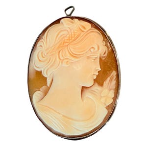 Vintage Collectible 800 silver carved shell Cameo 1 3/4” x 1 1/4” portrait lady hand made pendant /brooch, beautiful Cameo gift for her.