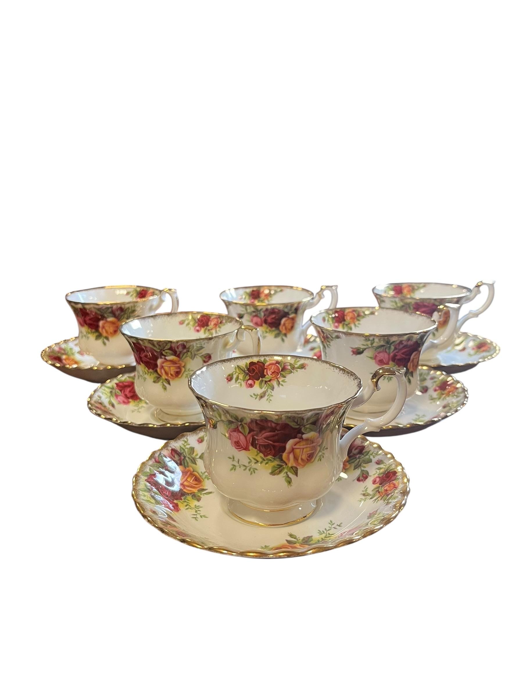 カップ&ソーサー オールドカントリーローズ ヴィンテージ クリスマス限定絵柄 Royal albert old country roses - Etsy 日本