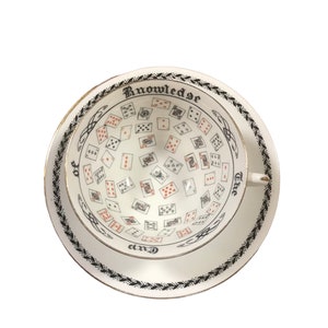 Raro set di tazza da tè e piattino Victoria Aynsley bianco Fortune Telling The Cup of Knowledge n. 702537, servizio da tè da collezione.
