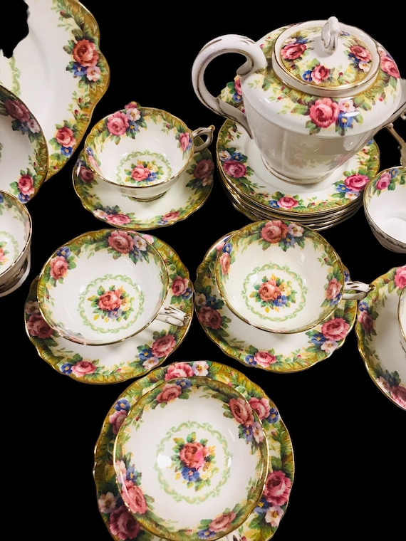 Paragon 1940's “tapestry Rose” 29-pieces Large Dinner Set for 6