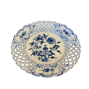 Antique C 19th Century Meissen Blue and White Onion Pattern Plate