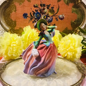 Vintage Royal Doulton-beeldje &quot;Autumn Breezes&quot; HN 1911 bone china Engeland, ouder merk en nieuwstaat. Mooi cadeau voor haar.