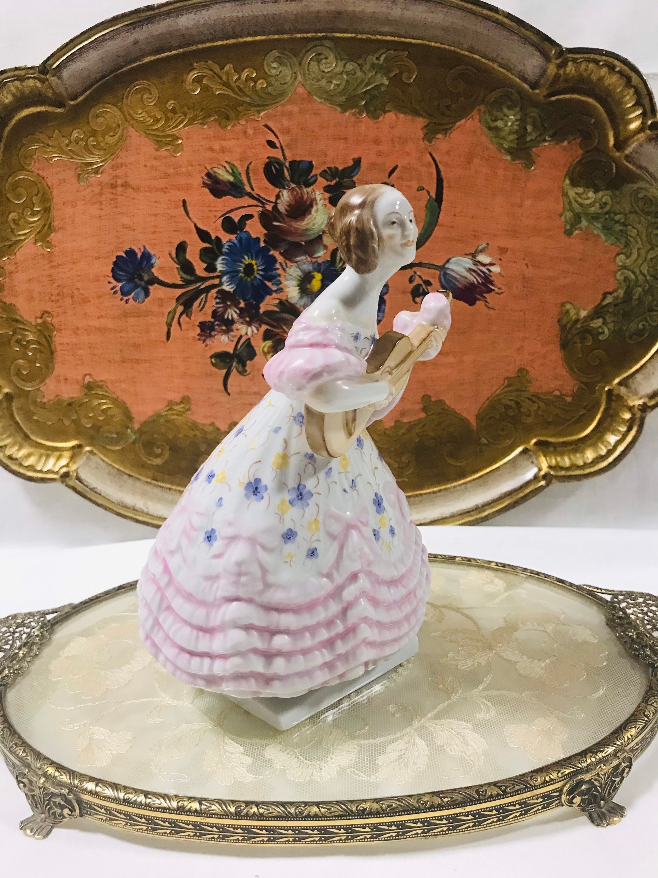 100％本物保証！ Porcelain Hungary Herend Hand Pink in Lady Figurine Painted 置物
