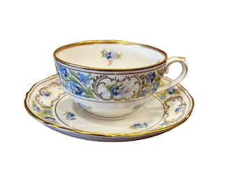 アンティークのコールドン社製、手描きのピンクの花柄ティーカップ