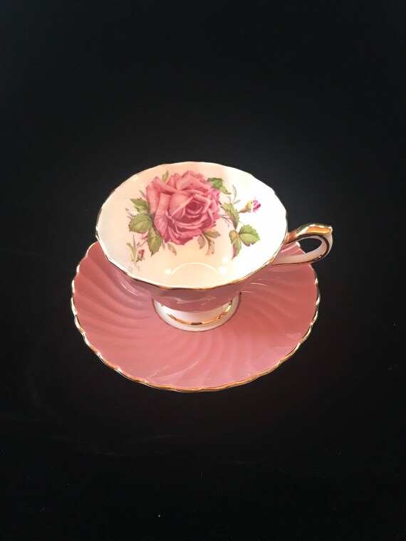  PINK ROTUS、WATERLIRY ２種のカップ&皿 Gorgeous Pink Cabbage Roses Swirl Aynsley Tea Cup and Saucer