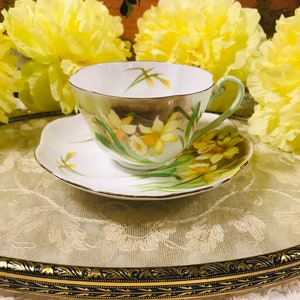 Collectible Shelley Daffodils Fine Bone China England Tea Cup and Saucer, Beautiful Collectible Gift For Her. Daffodil tea set gift
