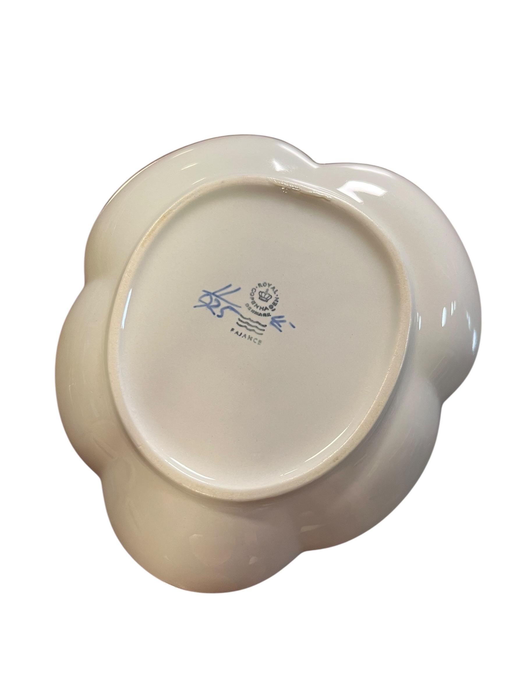 ロイヤルコペンハーゲン トランケバール ブルーフラワー型サービング